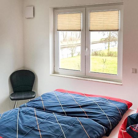 2 Bedroom Cozy Apartment In Rechlin Esterno foto