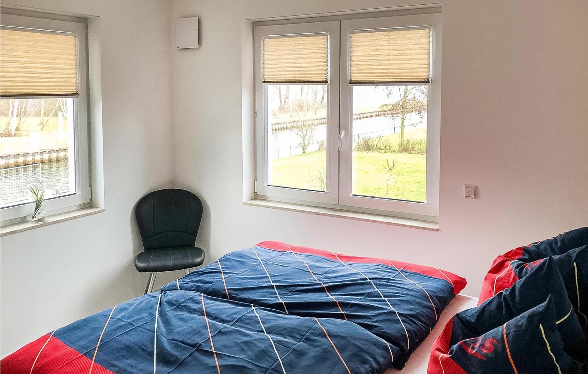 2 Bedroom Cozy Apartment In Rechlin Esterno foto