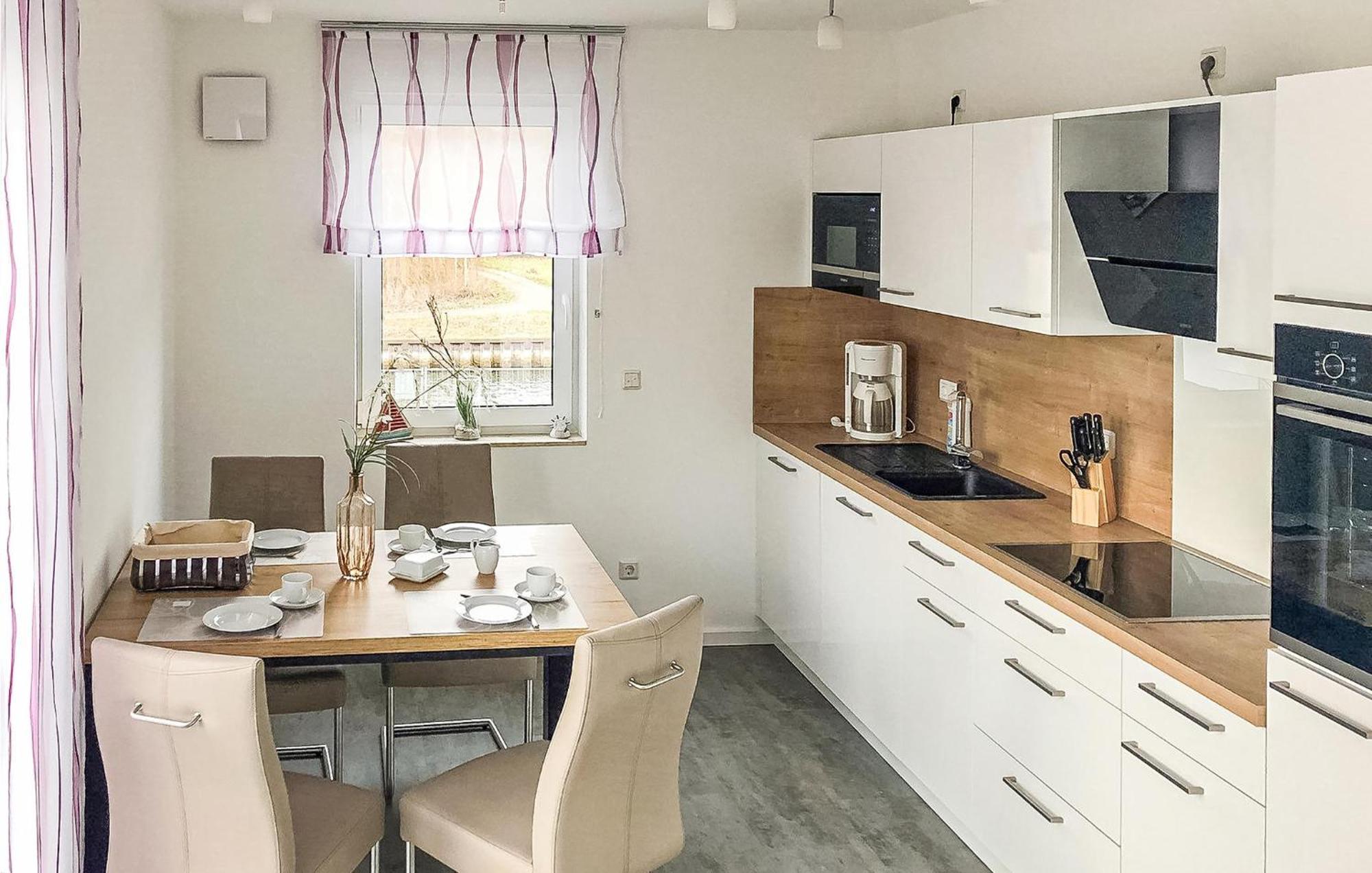 2 Bedroom Cozy Apartment In Rechlin Esterno foto